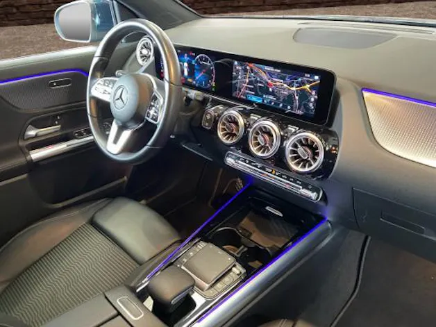 Mercedes-Benz GLA 180 Progressive 7G-D