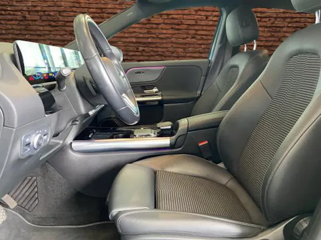 Mercedes-Benz GLA 180 Progressive 7G-D