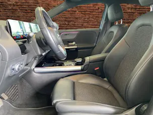 Mercedes-Benz GLA 180 Progressive 7G-D