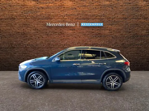 Mercedes-Benz GLA 180 Progressive 7G-D
