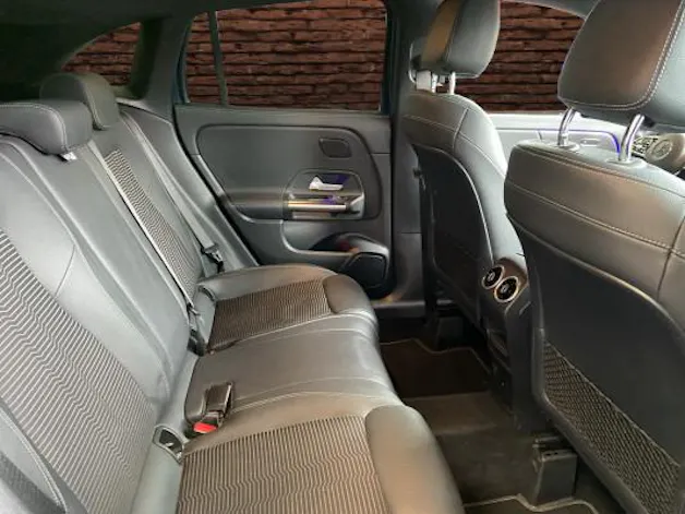 Mercedes-Benz GLA 180 Progressive 7G-D