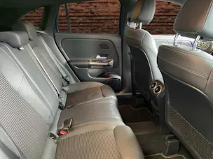 Mercedes-Benz GLA 180 Progressive 7G-D