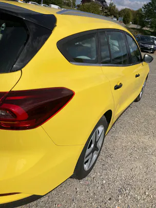 FORD Focus 1.0 MHEV Titanium Automat