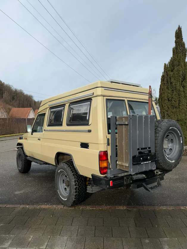 Toyota Land Cruiser 400 Hdt Long 4.2D