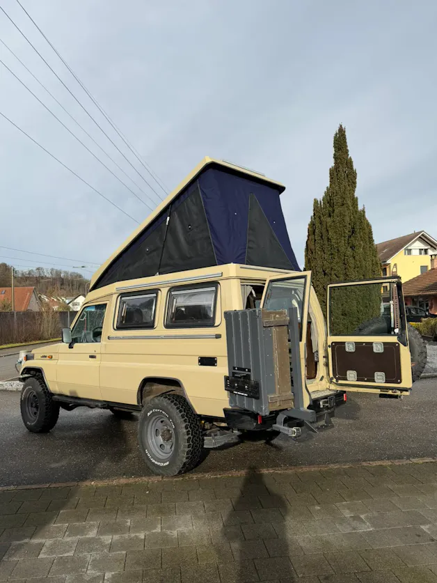 Toyota Land Cruiser 400 Hdt Long 4.2D