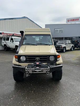 Toyota Land Cruiser 400 Hdt Long 4.2D