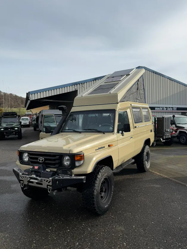 Toyota Land Cruiser 400 Hdt Long 4.2D