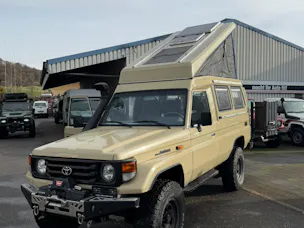Toyota Land Cruiser 400 Hdt Long 4.2D