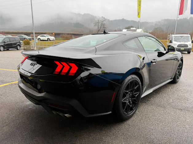Ford Mustang Fastback 5.0 V8 GT Automat FULL BLACK