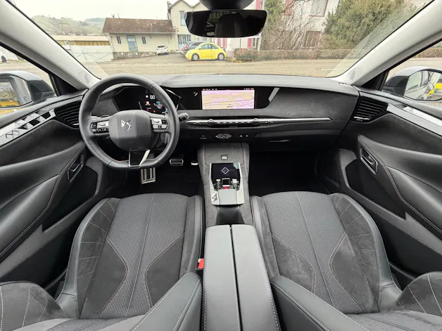 DS Automobiles AUTOMOBILES DS4 1.6 E-Tense Ligne Noire