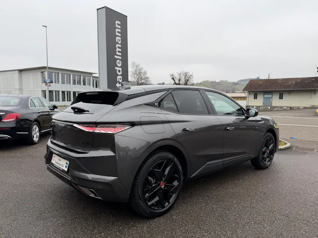 DS Automobiles AUTOMOBILES DS4 1.6 E-Tense Ligne Noire