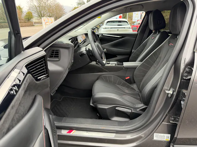 DS Automobiles AUTOMOBILES DS4 1.6 E-Tense Ligne Noire