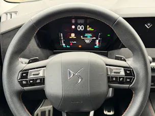 DS Automobiles AUTOMOBILES DS4 1.6 E-Tense Ligne Noire