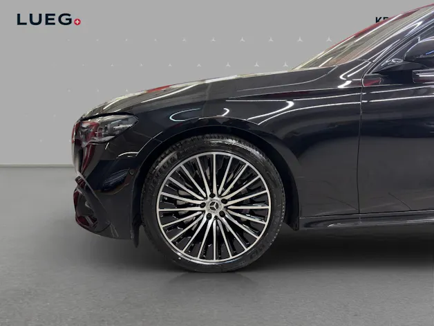 Mercedes-Benz E 200 T 4M - AMG / DISTRONIC / 360 Grad Kamera / Head-Up Display