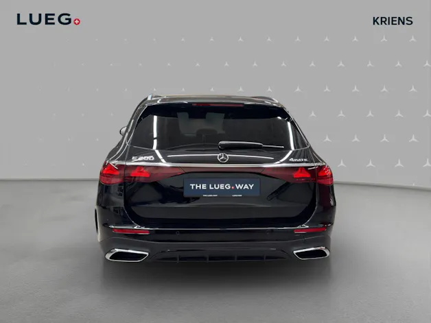Mercedes-Benz E 200 T 4M - AMG / DISTRONIC / 360 Grad Kamera / Head-Up Display