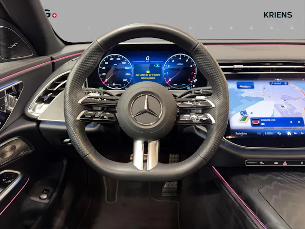 Mercedes-Benz E 200 T 4M - AMG / DISTRONIC / 360 Grad Kamera / Head-Up Display