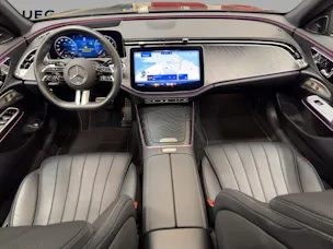 Mercedes-Benz E 200 T 4M - AMG / DISTRONIC / 360 Grad Kamera / Head-Up Display