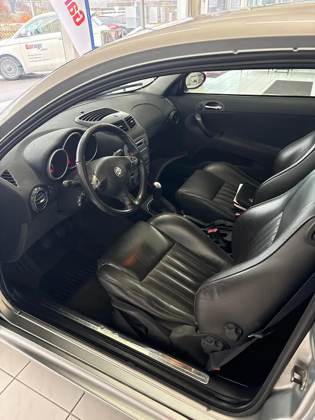 Alfa Romeo 147 2.0 TS 16V Distinctive