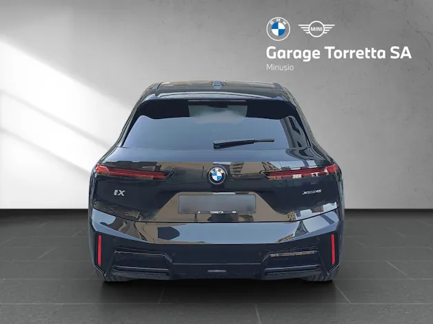 BMW iX xDrive45