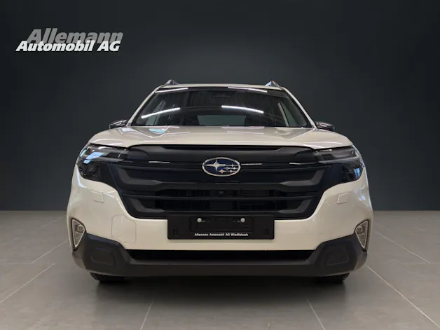 Subaru Forester Station 2.0i e-Boxer Swiss Plus