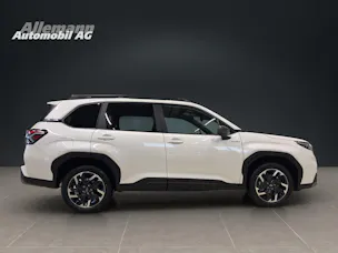 Subaru Forester Station 2.0i e-Boxer Swiss Plus