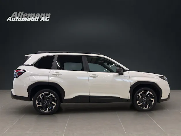 Subaru Forester Station 2.0i e-Boxer Swiss Plus
