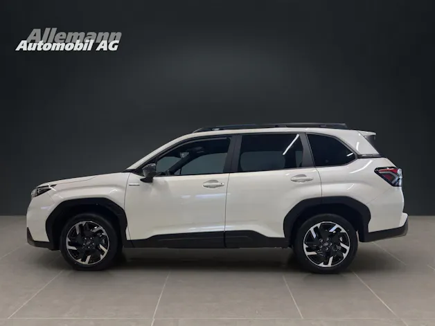 Subaru Forester Station 2.0i e-Boxer Swiss Plus