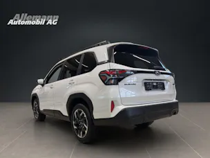 Subaru Forester Station 2.0i e-Boxer Swiss Plus