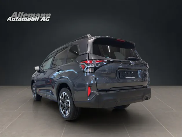 Subaru Forester Station 2.0i e-Boxer Swiss Plus