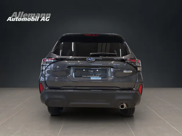 Subaru Forester Station 2.0i e-Boxer Swiss Plus