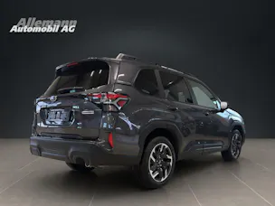 Subaru Forester Station 2.0i e-Boxer Swiss Plus