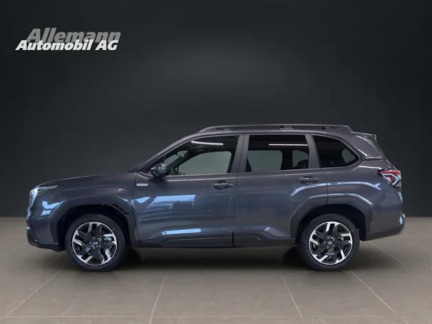 Subaru Forester Station 2.0i e-Boxer Swiss Plus