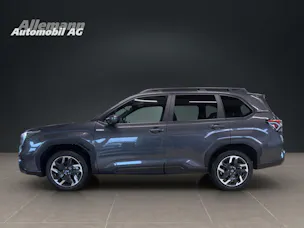 Subaru Forester Station 2.0i e-Boxer Swiss Plus