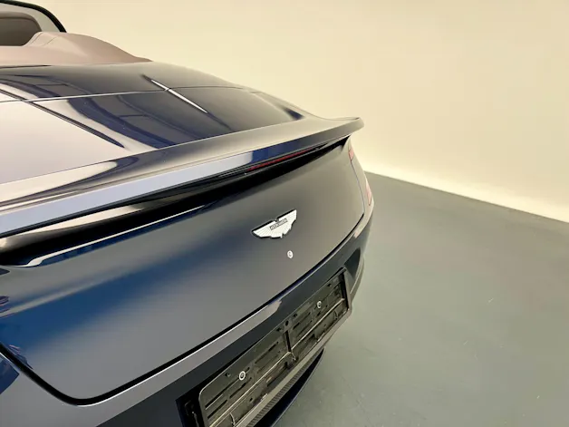 Aston Martin Vanquish 6.0 V12