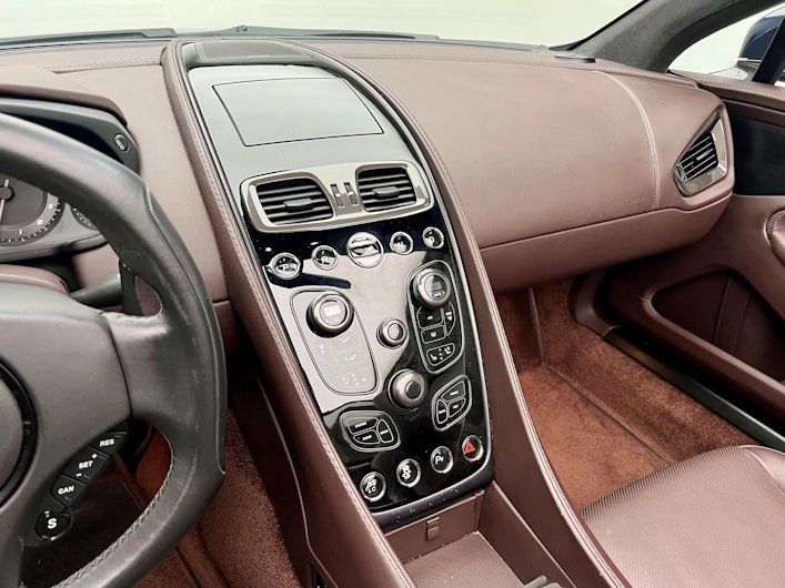 image du véhicule ASTON MARTIN V12 Vanquish