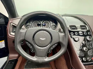 Aston Martin Vanquish 6.0 V12