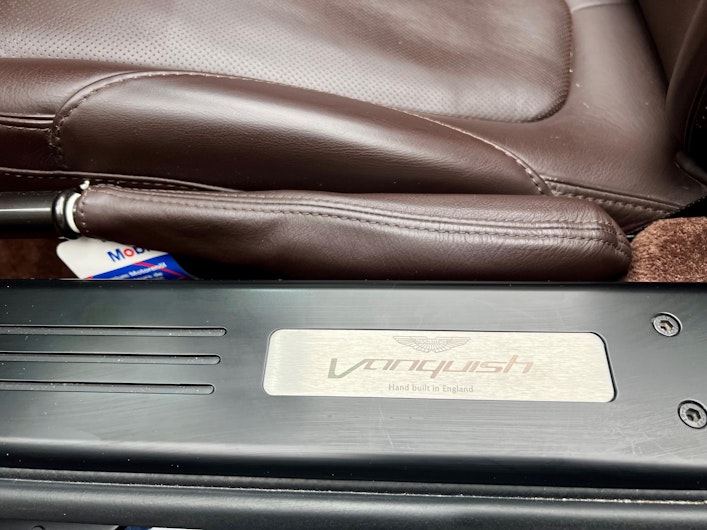 image du véhicule ASTON MARTIN V12 Vanquish