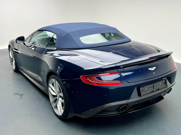 Aston Martin Vanquish 6.0 V12