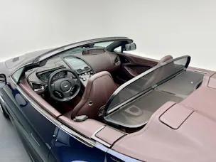 Aston Martin Vanquish 6.0 V12
