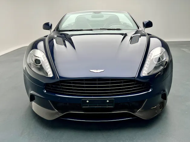 Aston Martin Vanquish 6.0 V12
