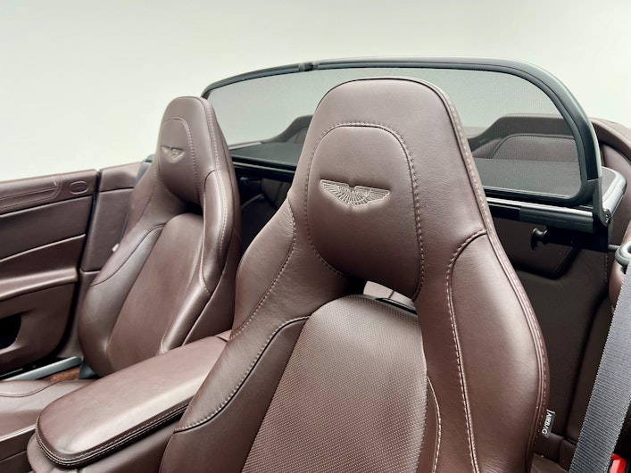 image du véhicule ASTON MARTIN V12 Vanquish