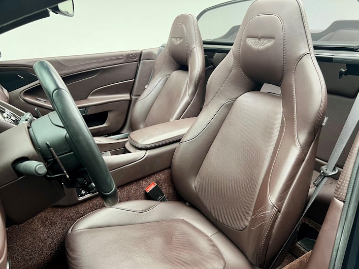 image du véhicule ASTON MARTIN V12 Vanquish