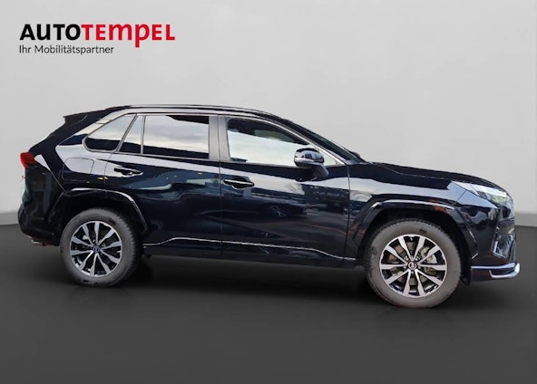 Vehicle image 4 Vehicle image 4