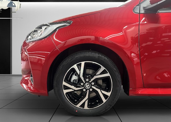 Vehicle image 14 Vehicle image 14