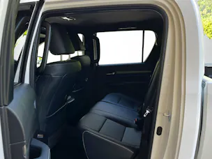 Toyota Hilux Double Cab.-Pick-up 2.8 D-4D MHEV 204 Invincible