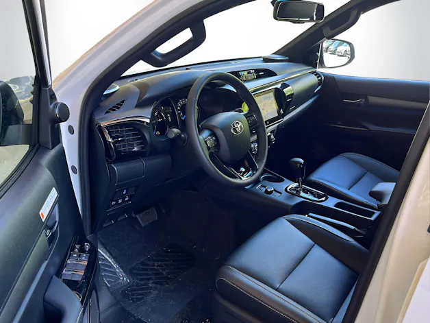Toyota Hilux Double Cab.-Pick-up 2.8 D-4D MHEV 204 Invincible