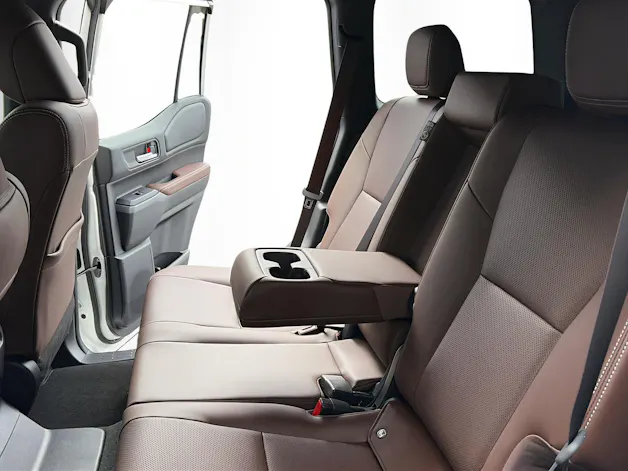 Toyota Land Cruiser 2.8 D 48V Style