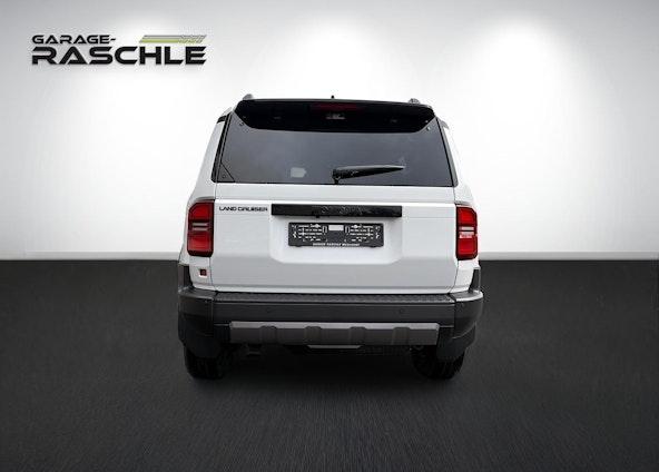 Vehicle image 4 Vehicle image 4