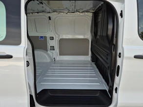 https://vehicle.imgix.net/4199098/a3efc478-d58e-4feb-aaf8-47fc08f1e291.jpg