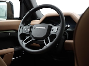 Vehicle image LAND ROVER Defender 110 3.0 D I6 350 X-Dynamic HSE